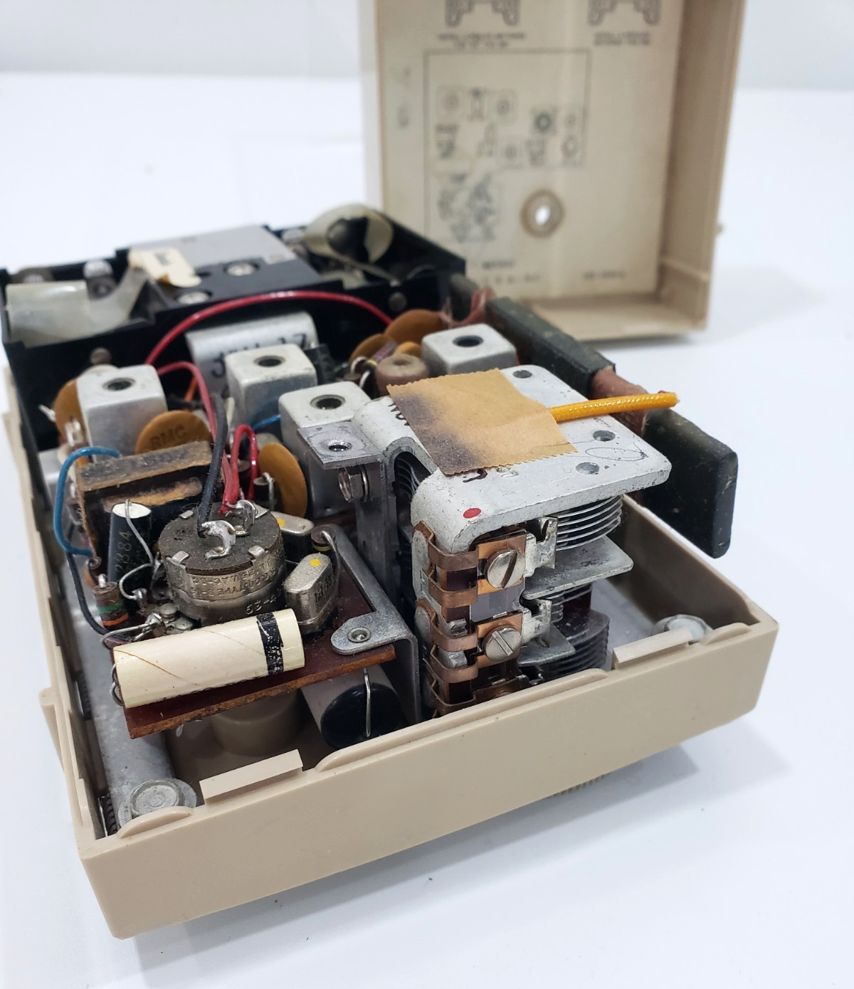 VINTAGE ZENITH ROYAL R475L (475) TRANSISTOR RADIO 1962 WORKS WITH FLAWS