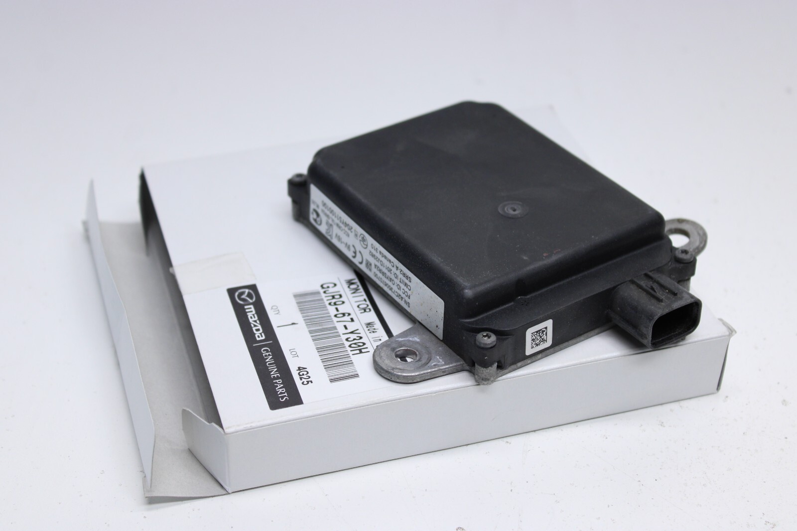 Used! 2014-2016 Mazda 3 6 Blind Spot Monitoring Radar Sensor OEM