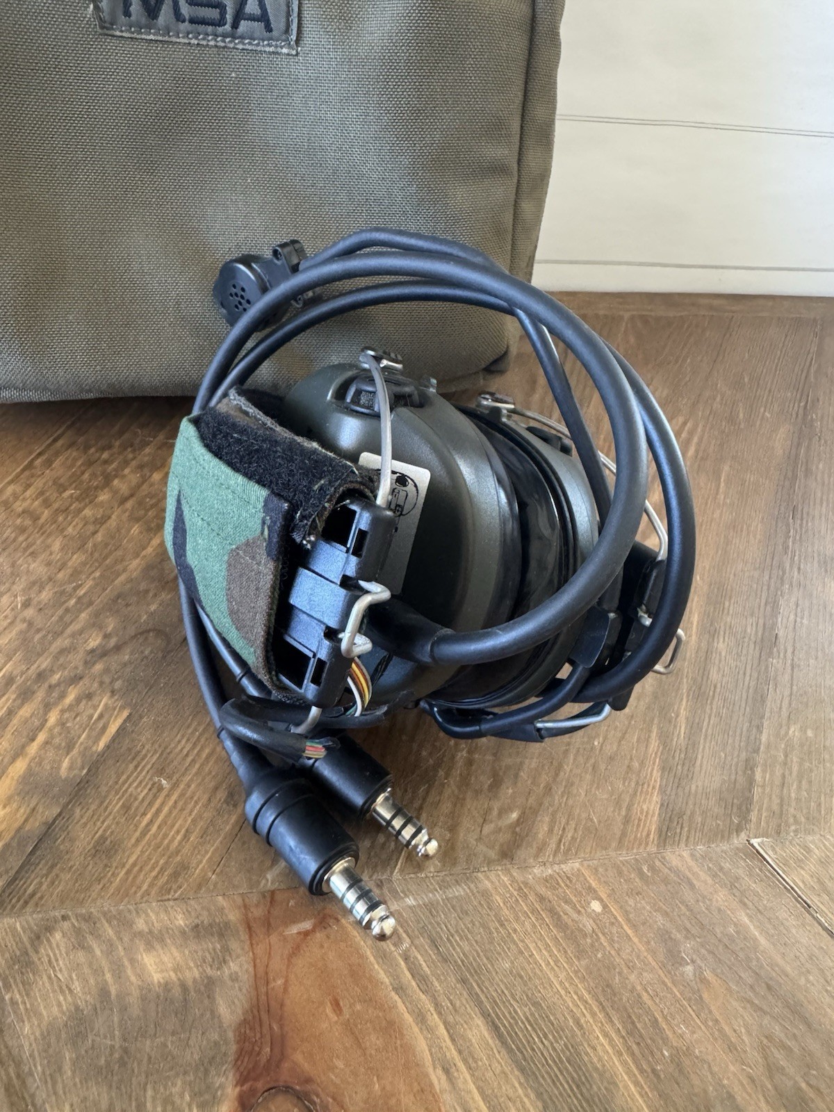 MSA SORDIN 75311 Dual Comms Headset and Carrying Case -Brittle Wire sleeve-