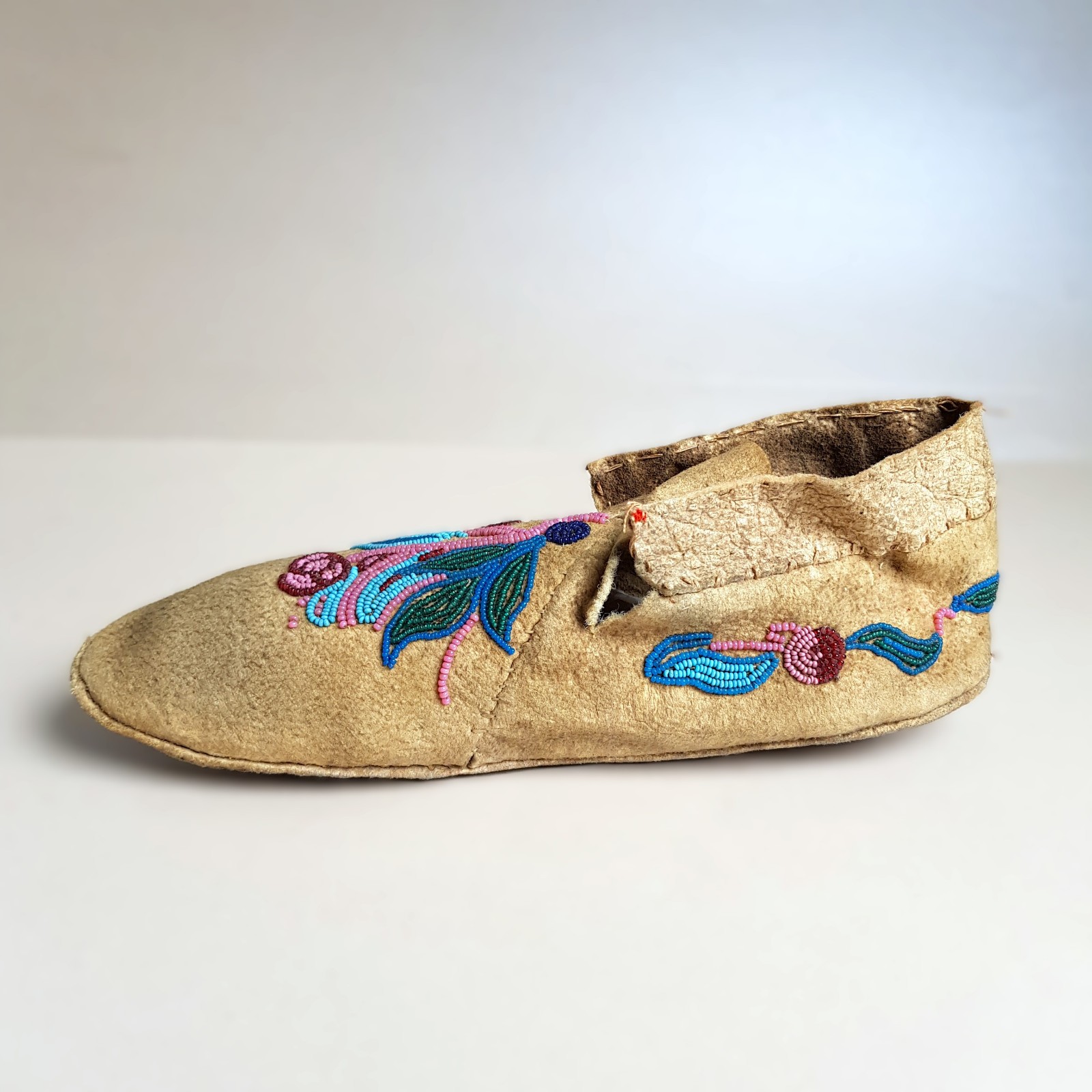 Antique SINGLE Cree/Ojibwe Buffalo Hide Moccasin, 1870s, ex-Gen. Charles F. ROE