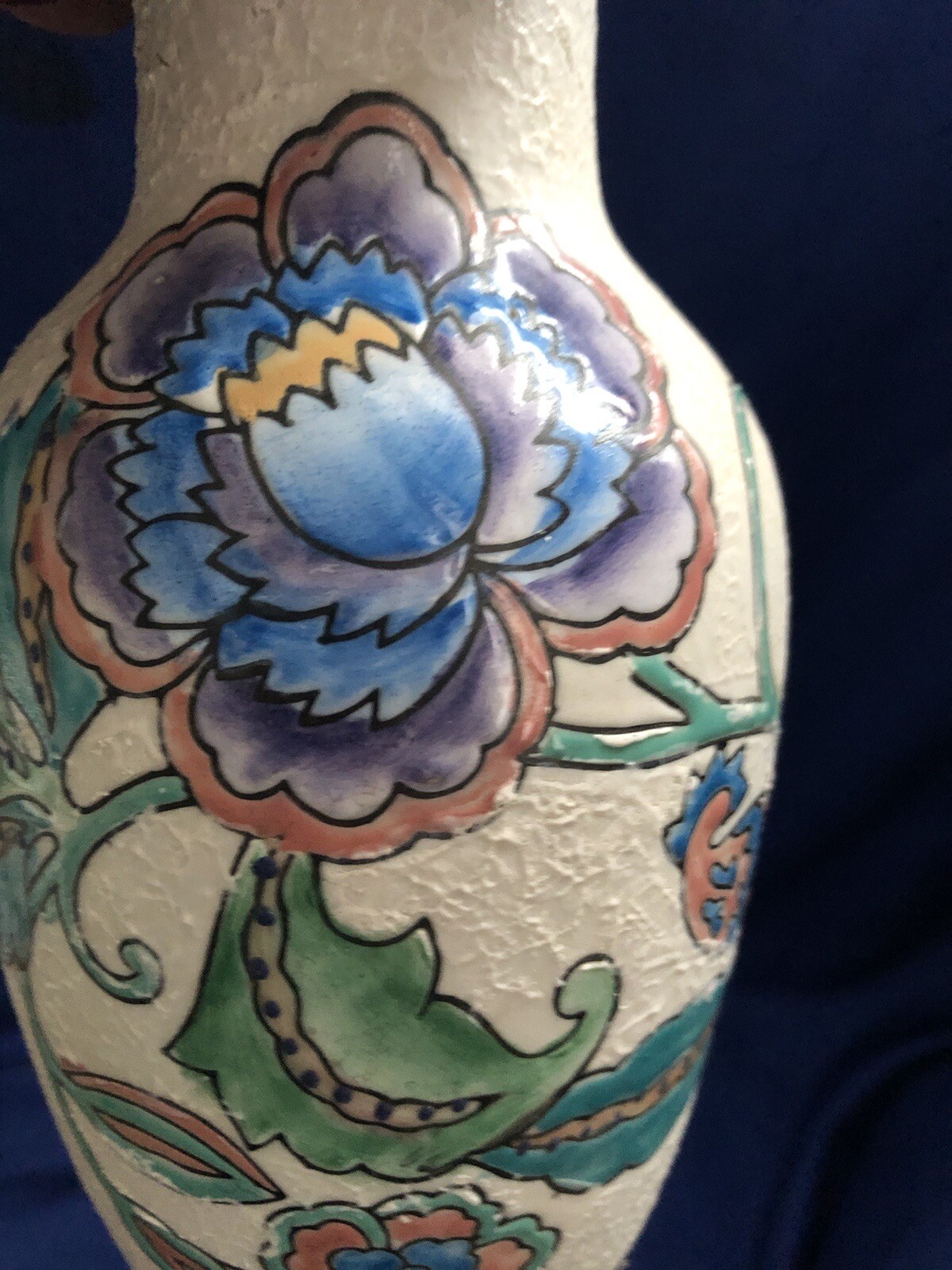 Chinese Porcelain Vase Beautiful Elegant Floral Pattern In Vibrant Colors VTG