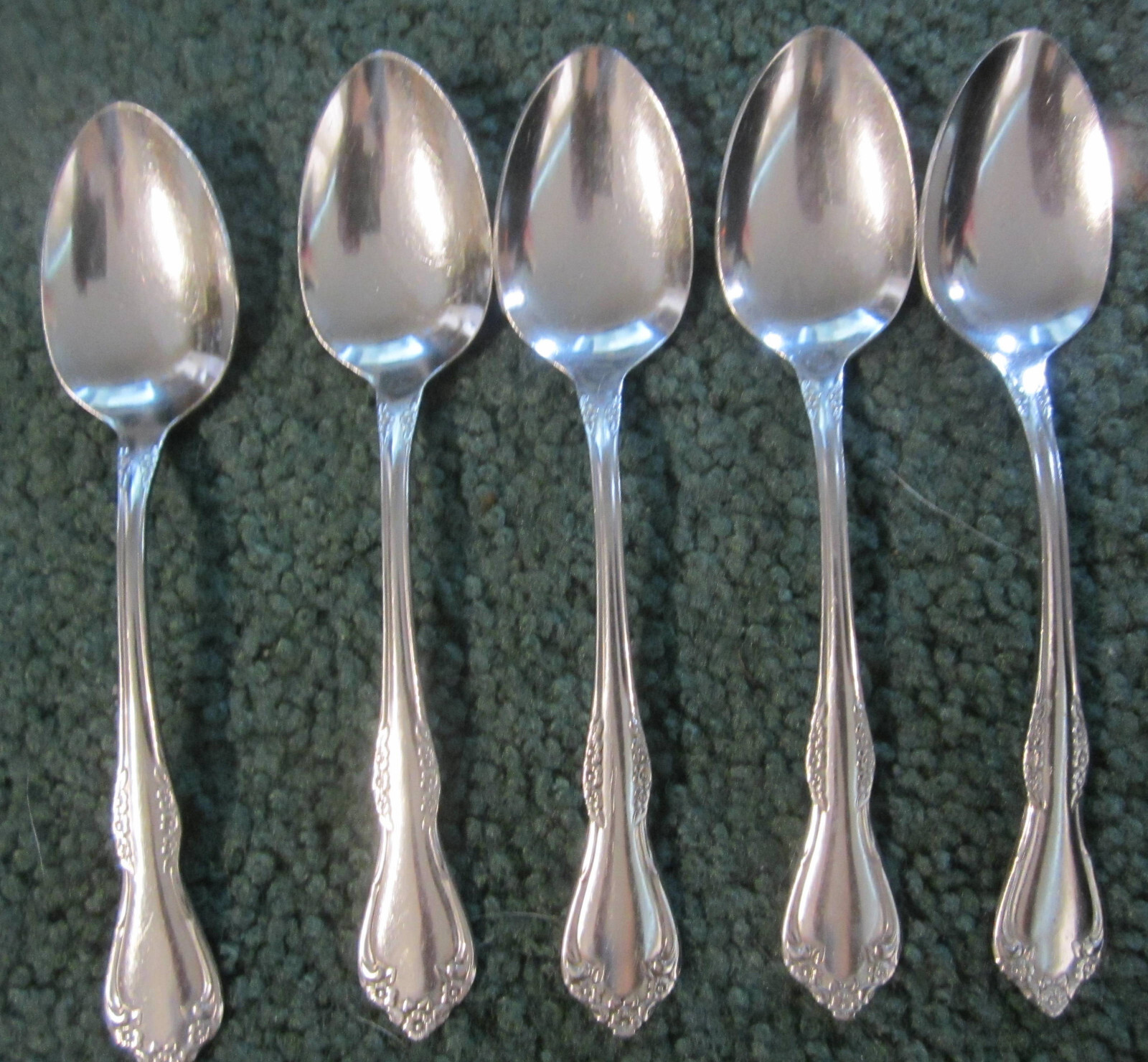 5 loT,Oneida WM A Rogers Deluxe MANSFIELD / AMADEUS Stainless Teaspoons VTG