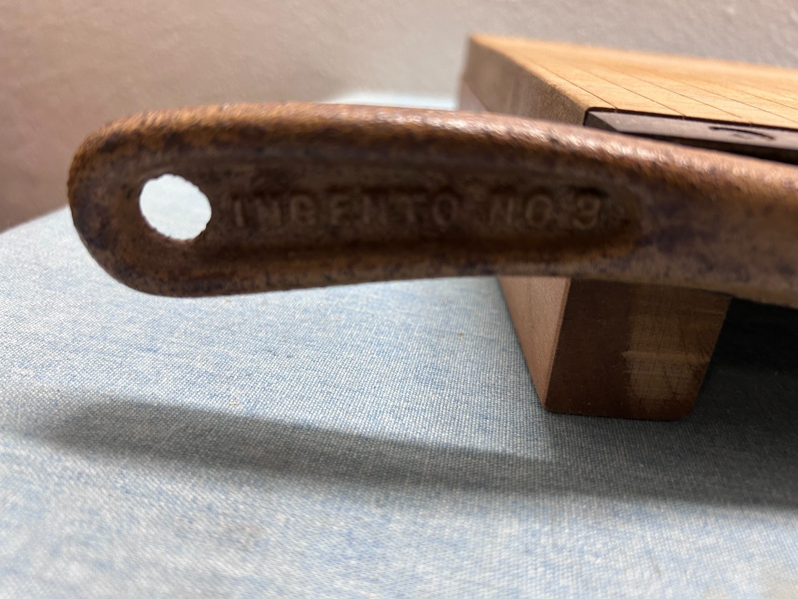 Vintage Ingento No. 3 Guillotine Paper Cutter Cast Iron Arm Wood Base Artists