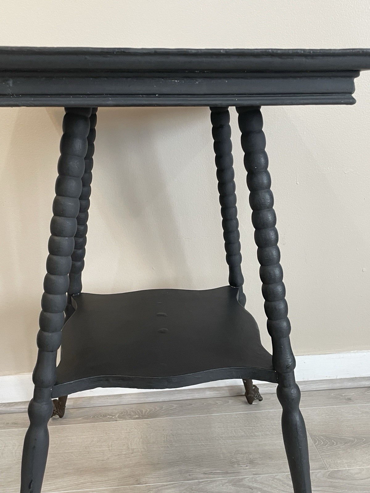 Antique Vintage Victorian Parlor Wooden Glass Ball And Claw Feet Side End Table