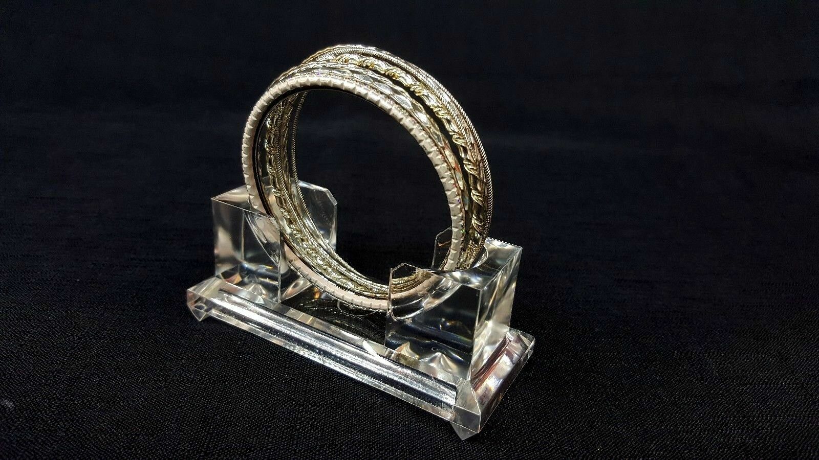 Clear Acrylic Bangle Watch Display Stand Easel Retail Single Watch Acrylic Stand