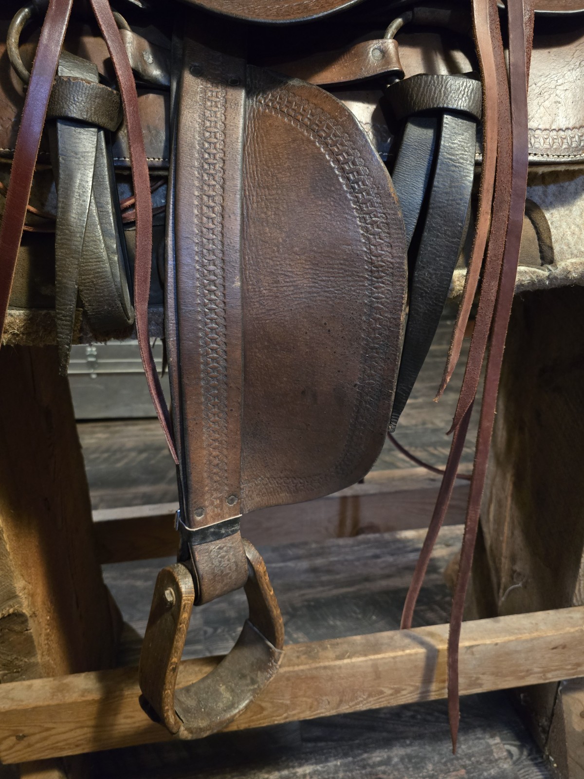 Antique Western Long Distance Saddle 13.5 Inch Seat Made 1870-1910