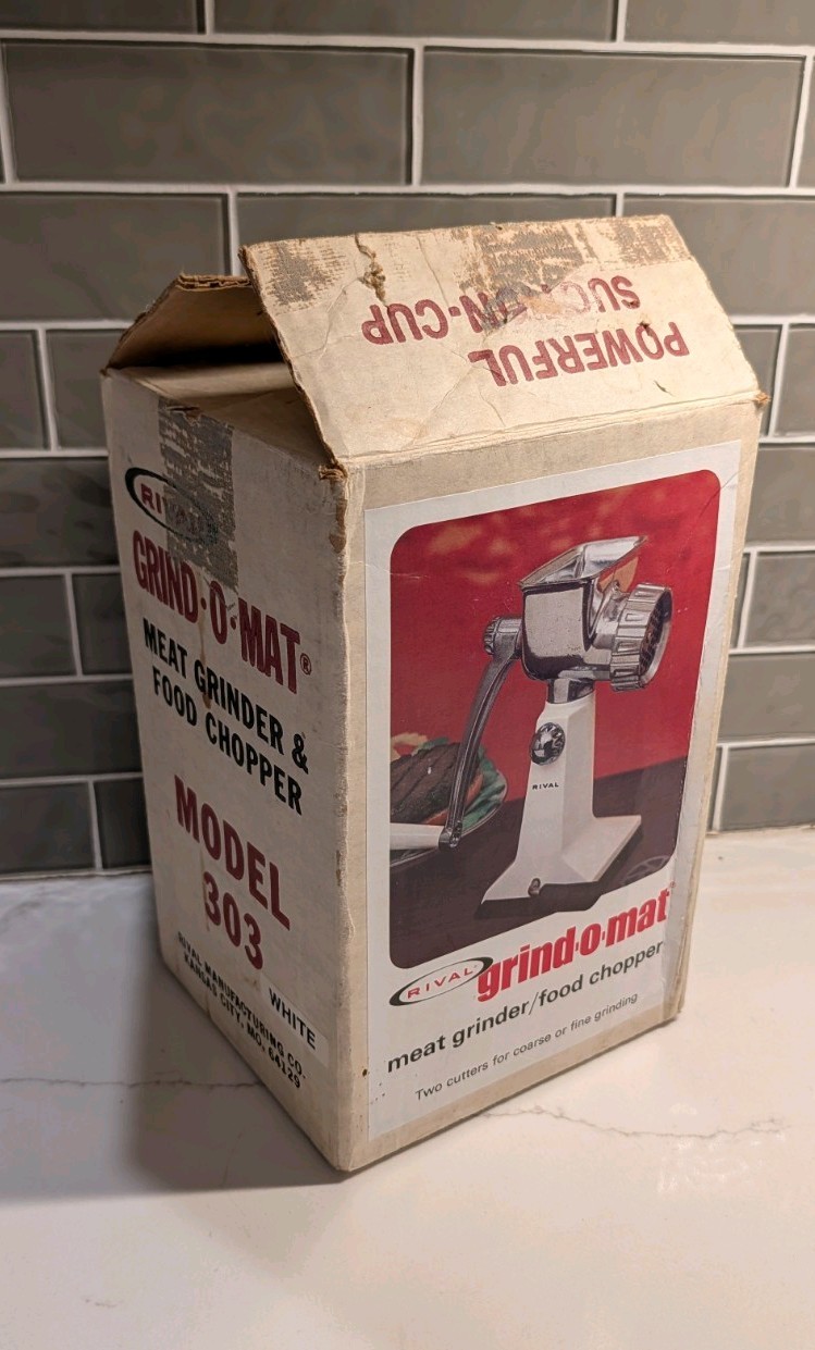Vtg Rival Grind-O-Mat Meat Grinder/Food Chopper White Model 303 w/Manual & Box