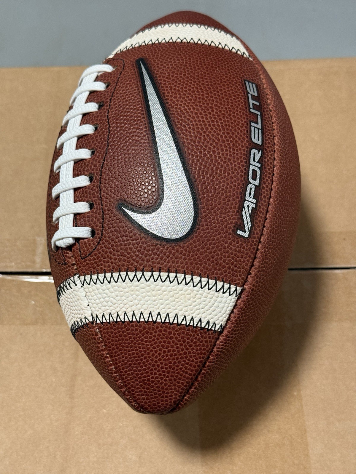 Nike Vapor Elite YOUTH Size Leather Football w/ White Pebble Lacing Brand New
