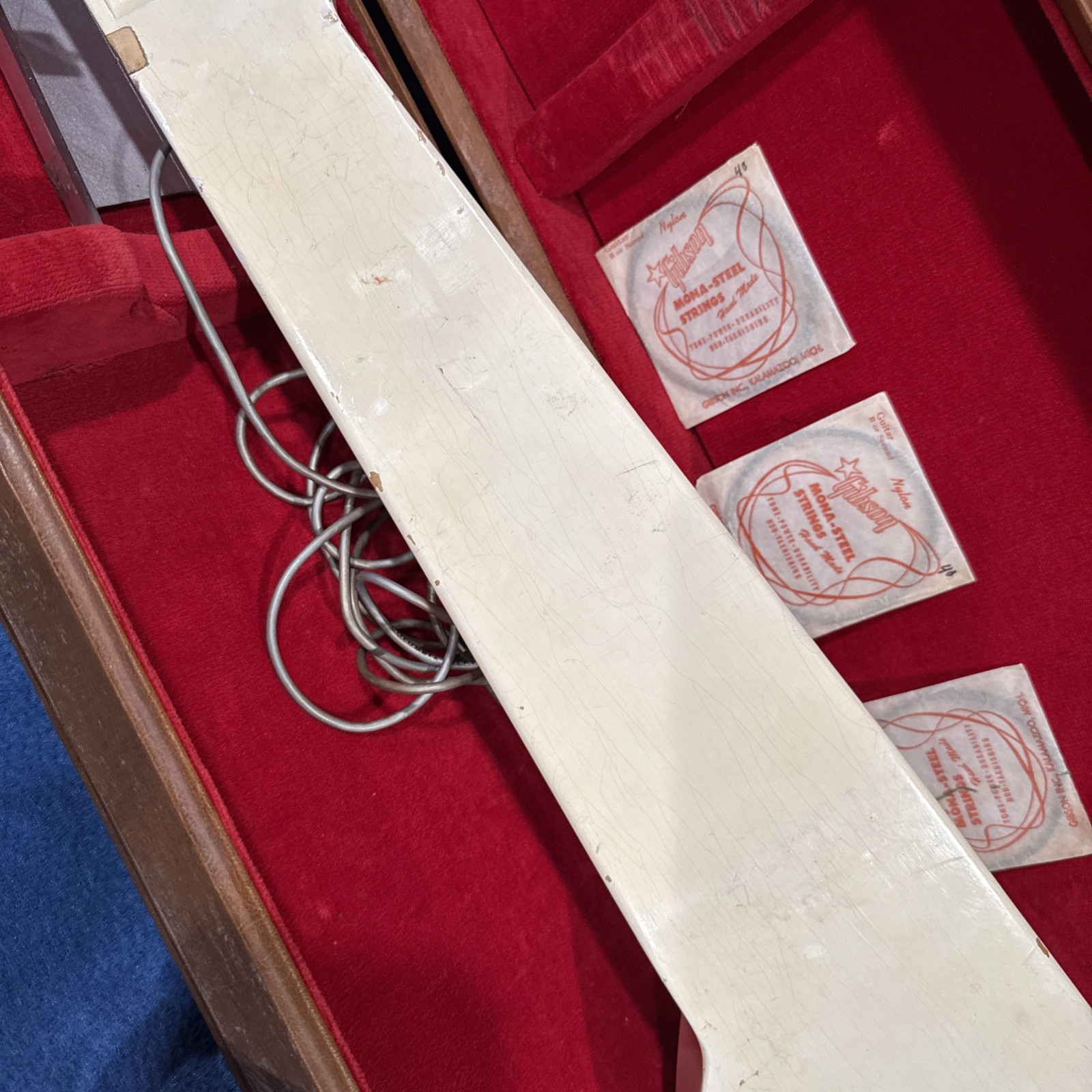 1953/52 Vintage Gibson Ultratone White/Coral Lap Steel Guitar w/ Case