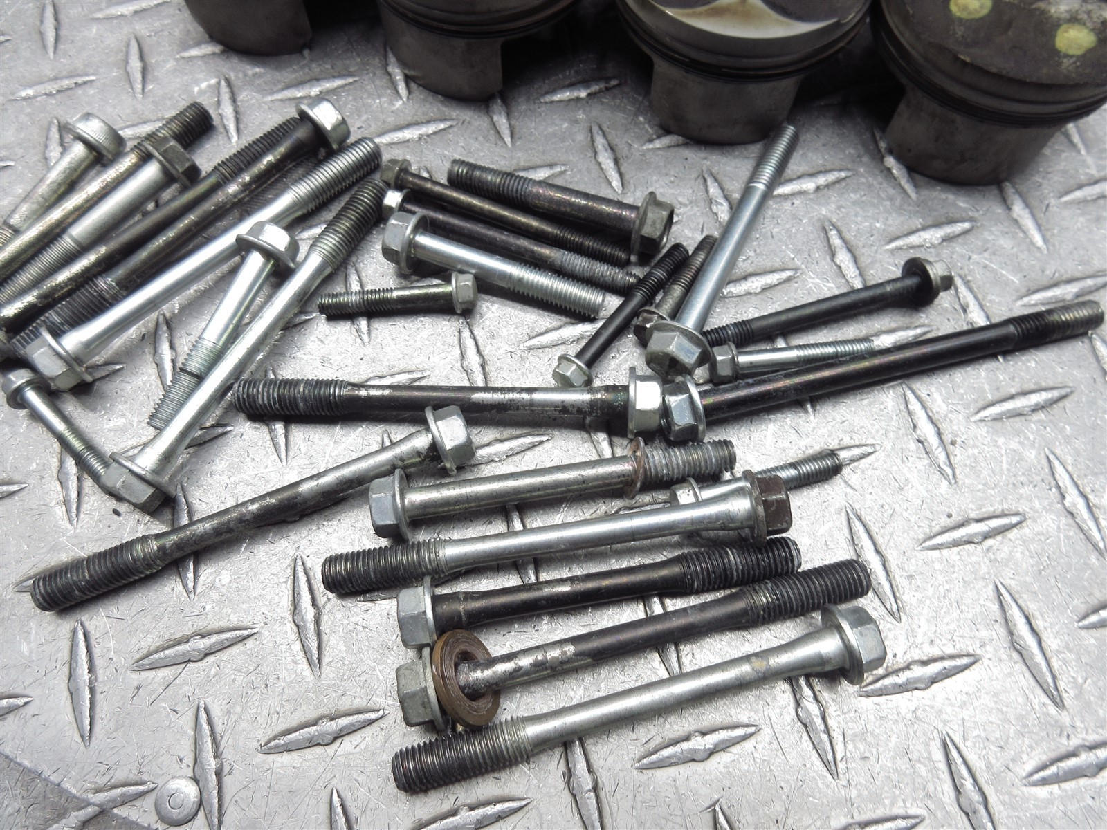 2008 08-09 Suzuki GSXR 600 GSXR600 Crankcase Case Engine Motor Block Piston Lot