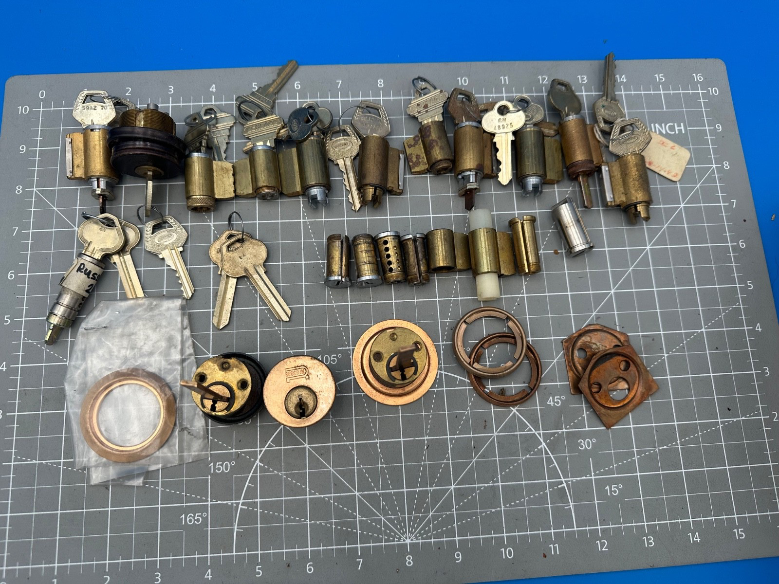 LOCKSMITH LOT - 14 CYLINDERS (SHLAGE, CORBIN, RUSSWIN) AND 7 PLUGS