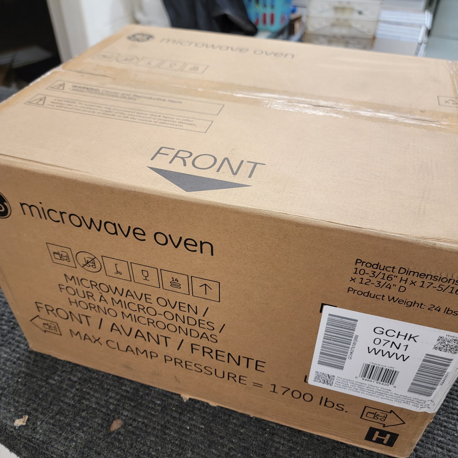 GE 0.7 Cu. Ft. Spacemaker Countertop Microwave Oven | White | GCHK07N1WWW