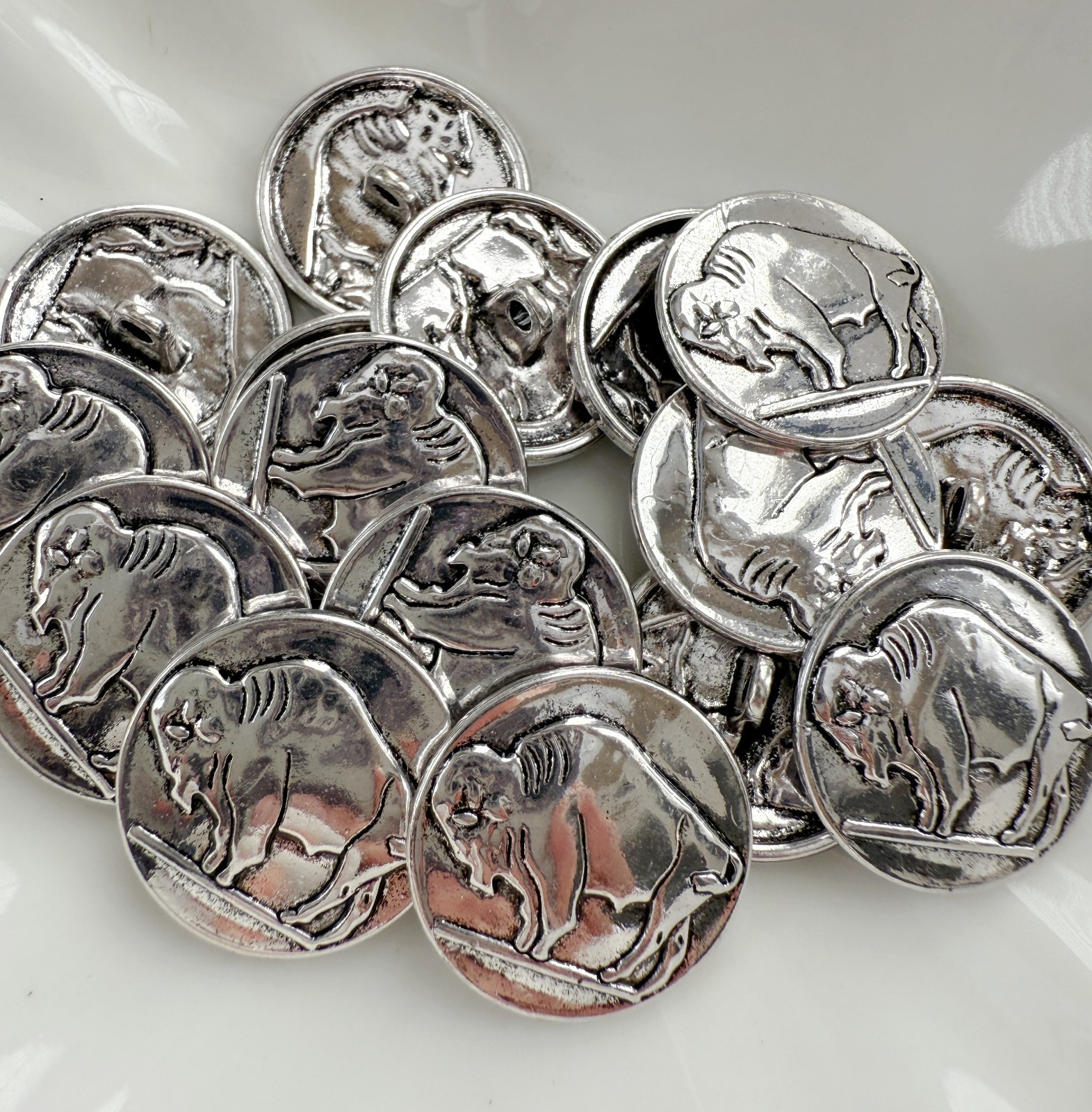 8PC Antiqued Silver Buffalo Metal Buttons Shank Buttons 21mm