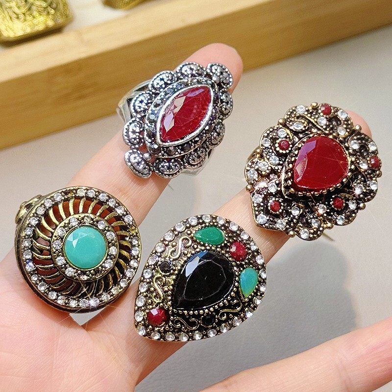 50pcs Lot Wholesale Vintage Crystal Stone Mix Style Metal Jewelry Ring Men Women
