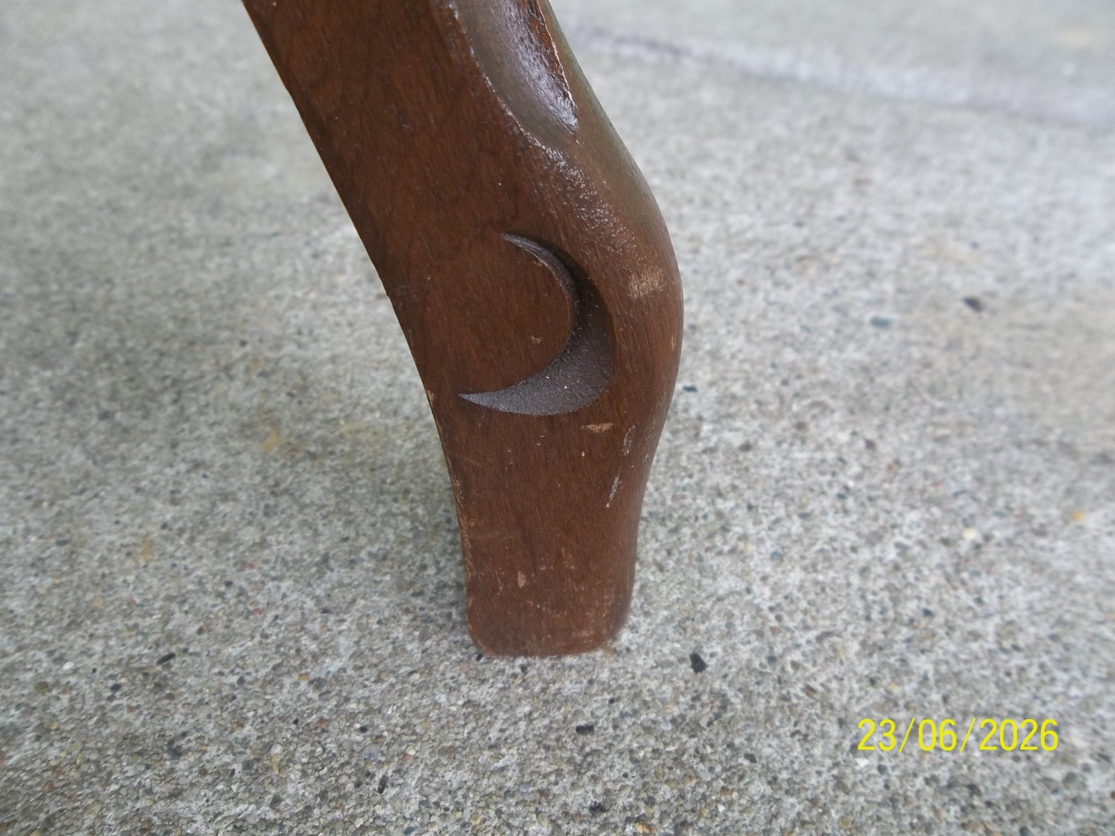 Vintage Bensinger's Outfitting Company Carved Walnut Accent Table Plant Stand