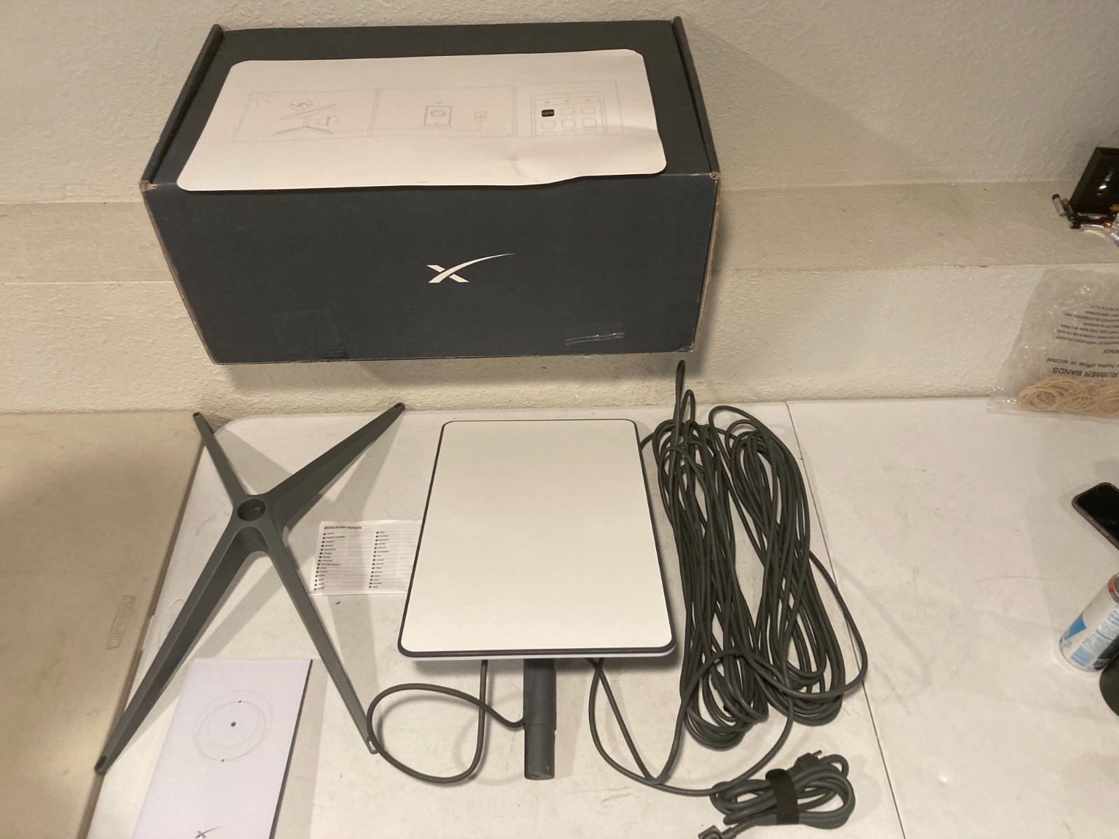 Starlink V2 Satellite Dish Kit with Router - UTA-212 & UTR-211 - Free worldwide