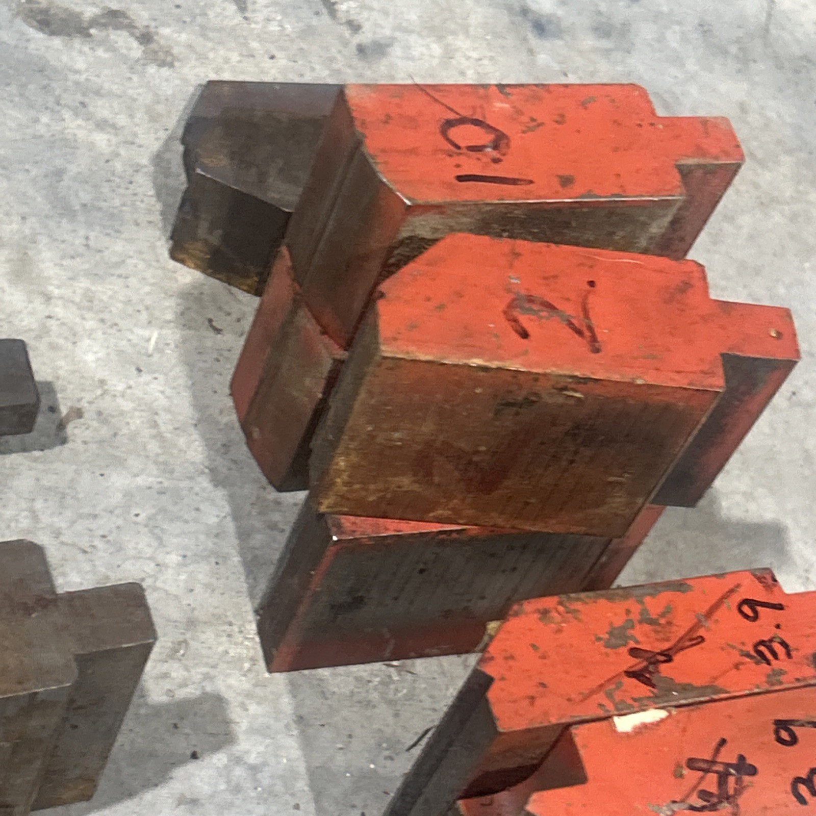 52 PCS. offset brake press dies, step dies, sheet metal forming. METRIC OFFSETS