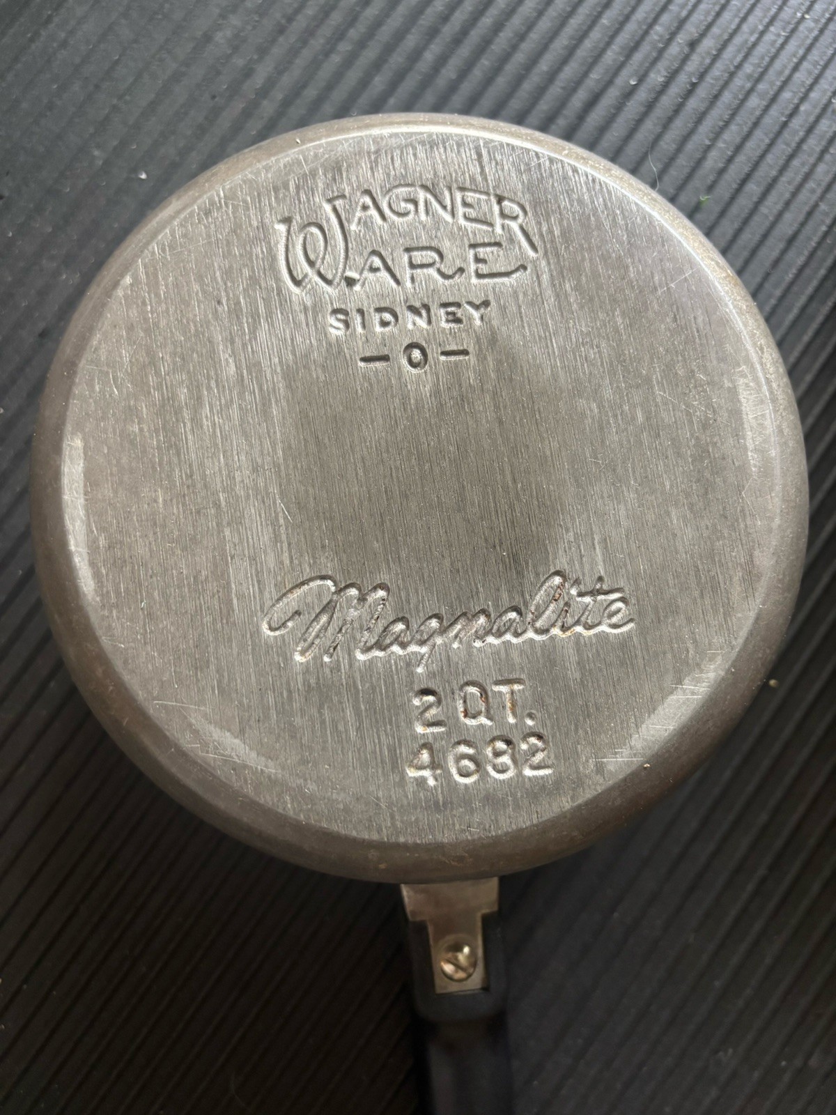 Lot Of 2 Wagner Ware Magnalite Sidney -0- 4683P & 4672 Double Spout w/ Lids