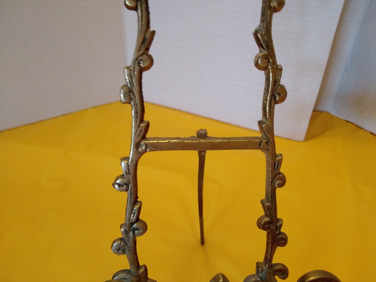 Vintage Metal Victorian Style Art Nouveau Table Display Stand Easel Brass 11”