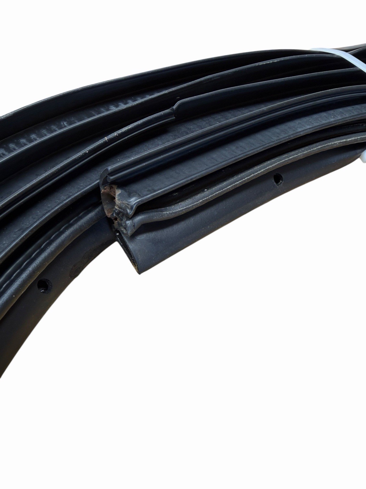 Chrysler Aspen Dodge Durango Front Body Side Door Seal Weatherstrip Mopar OE OEM