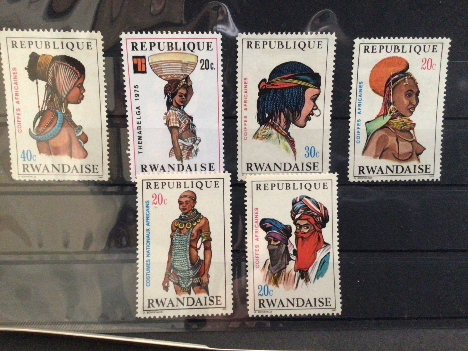 Republic Rwandaise  costume & Headress no gum  stamps Ref 60718