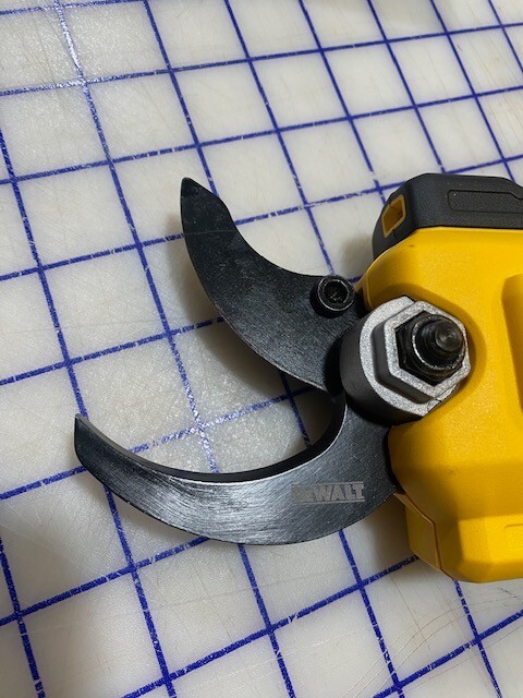 DeWalt Blade Set Upper & Lower with Cover Tool Not included Fits DCPR320 Pruner