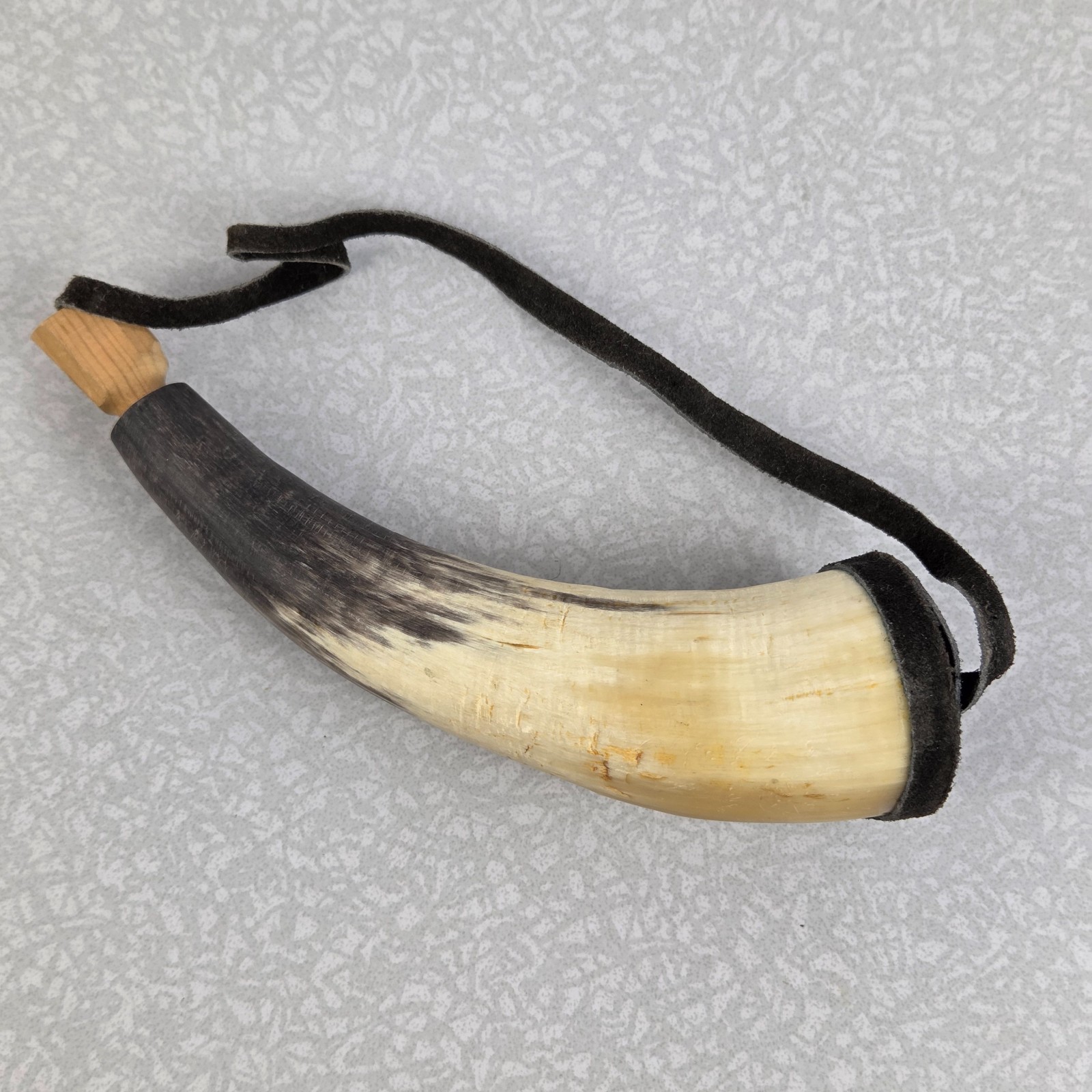 Powder Horn Natural Animal Horn Rustic Hunting Decor Prop Decorative 8"