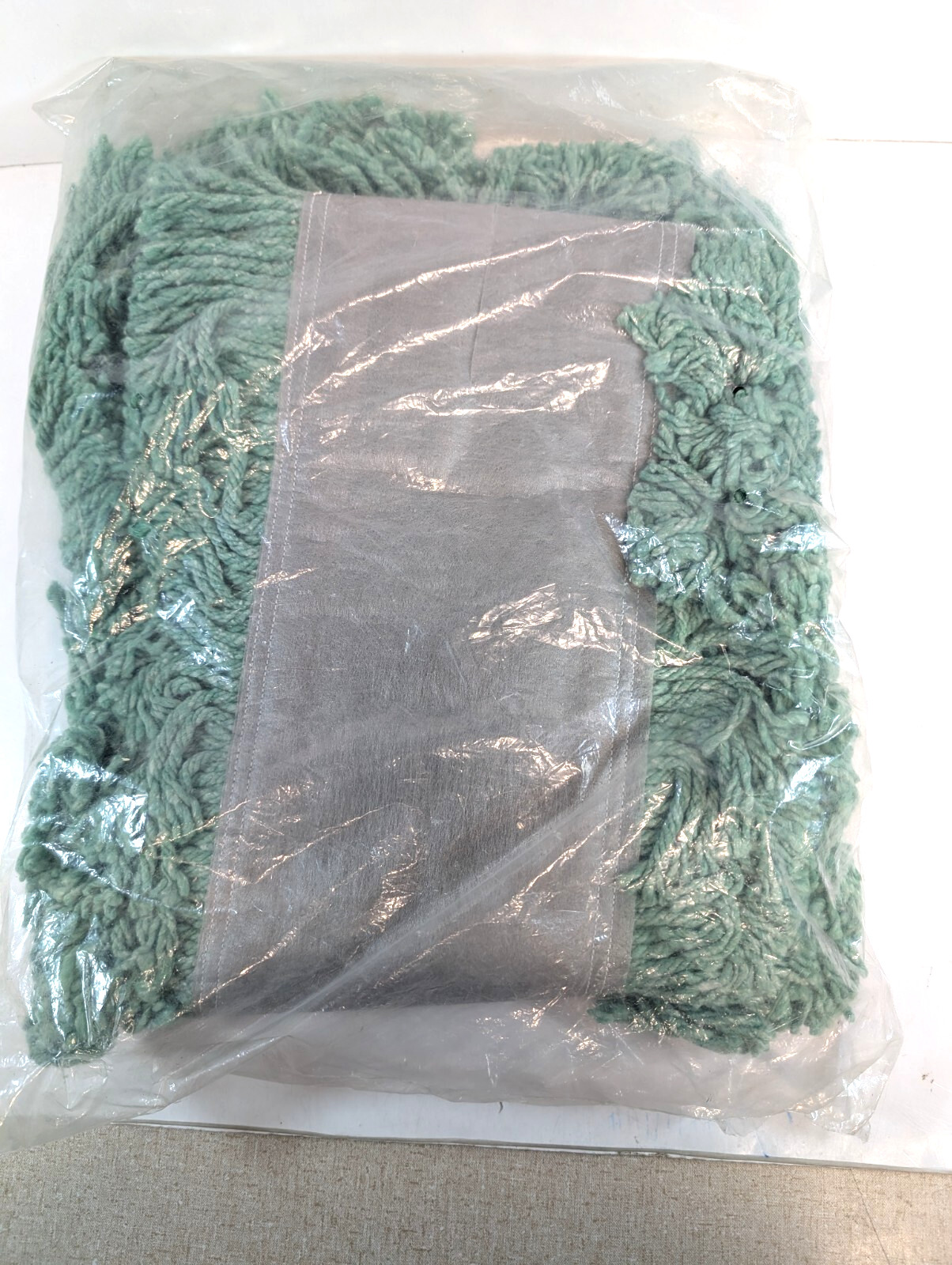RUBBERMAID COMMERCIAL PRODUCTS L15700GR00 Dust Mop,Green 48"