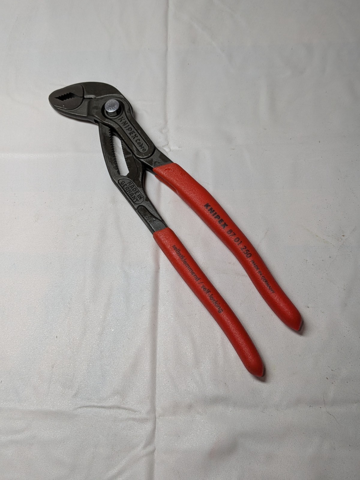 Knipex Tongue & Groove Plier: 1-1/4" Cutting Capacity, Standard Jaw 87 01 250
