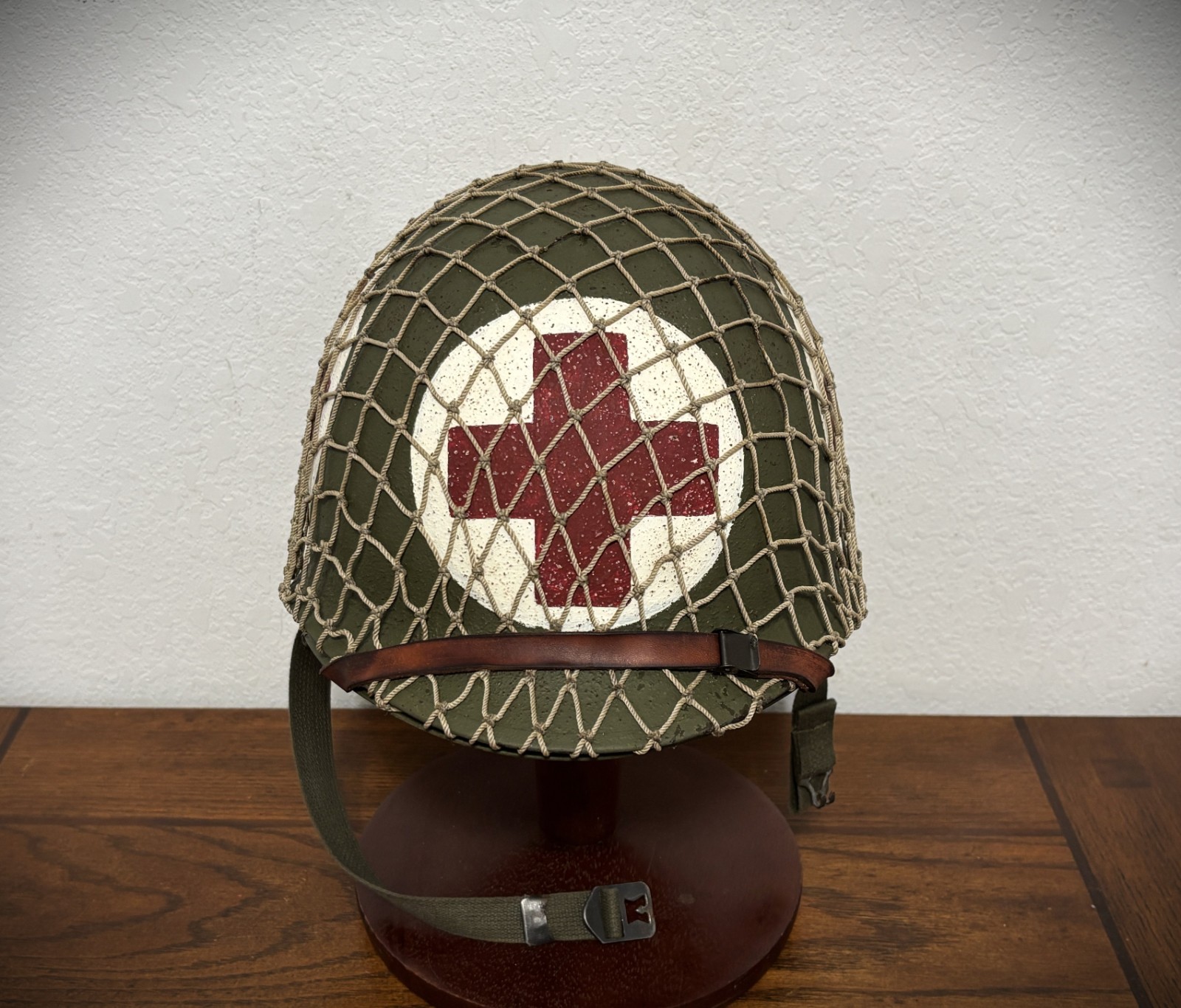 WWII US ARMY 4 PANEL M1 COMBAT MEDIC HELMET / D-DAY / COMPLETE