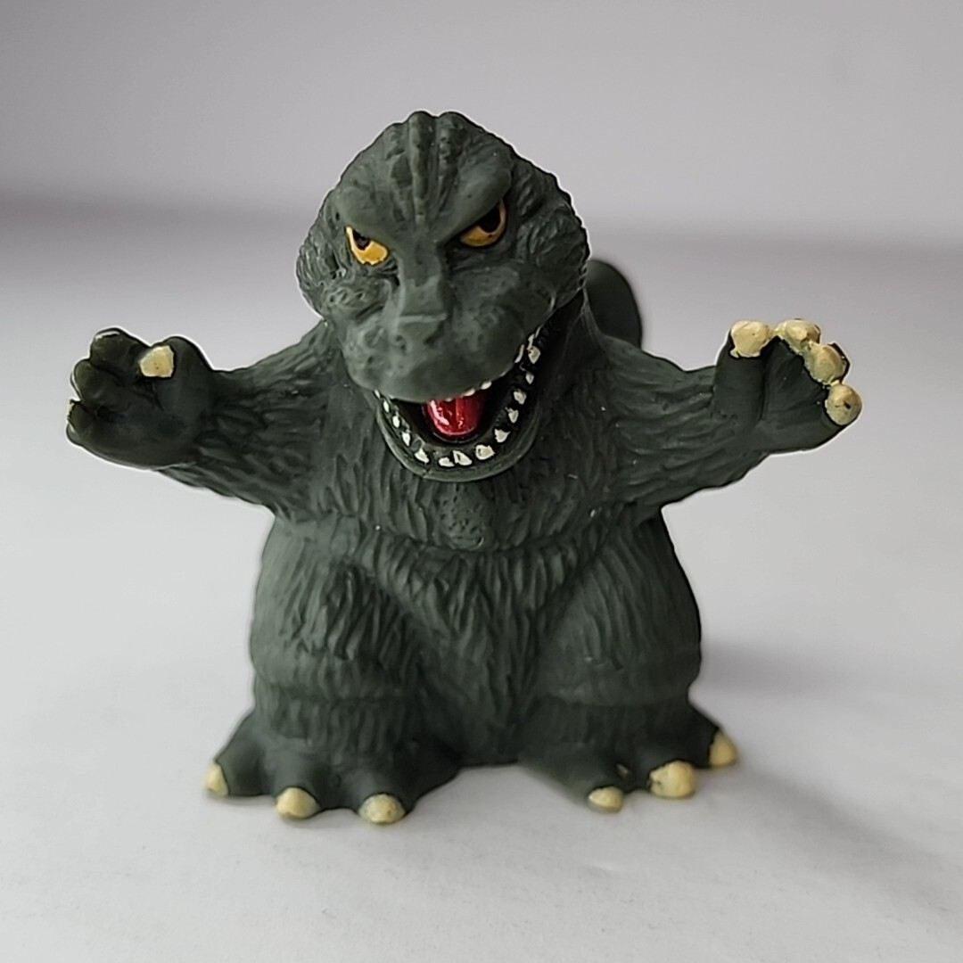 2000 Godzilla 1.5" 1962 Godzilla Finger Puppet Figure Gashapon Toho