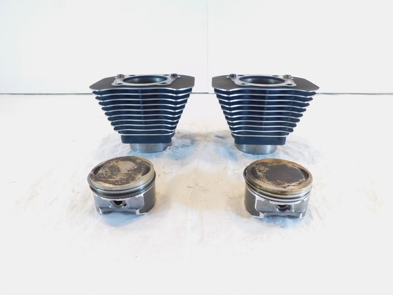 Harley Davidson Sportster 1200 48 Forty-Eight Engine Cylinders Barrel & Pistons