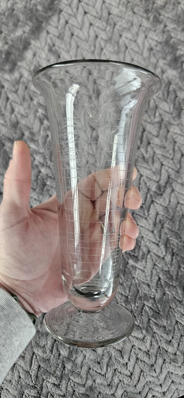 WHITALL TATUM Etched Glass Apothecary Footed Cup Measuring Beaker 8oz 7.5"