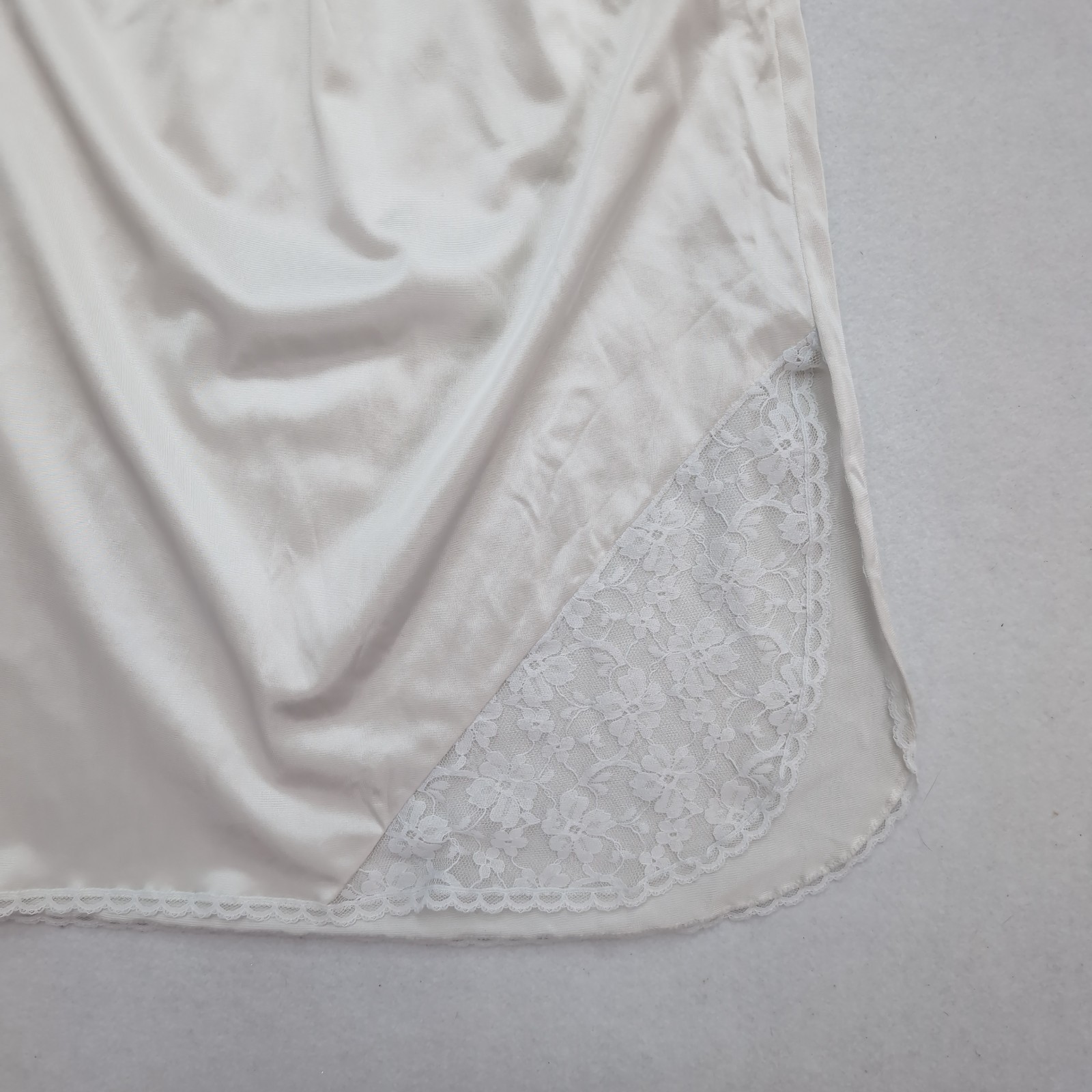 Vintage Women's Slip Skirt Ashley Taylor Size M White Half Lace Trim