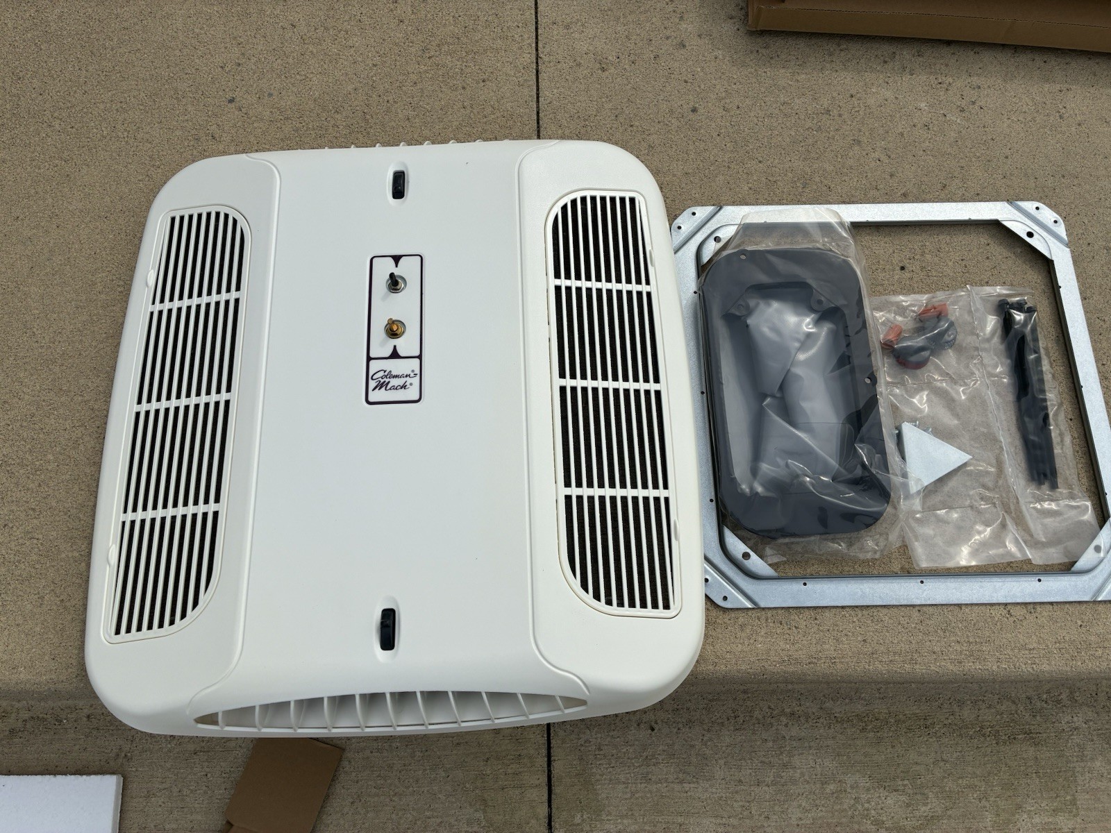 Coleman Mach 9430D715 Non-ducted Ceiling Assembly