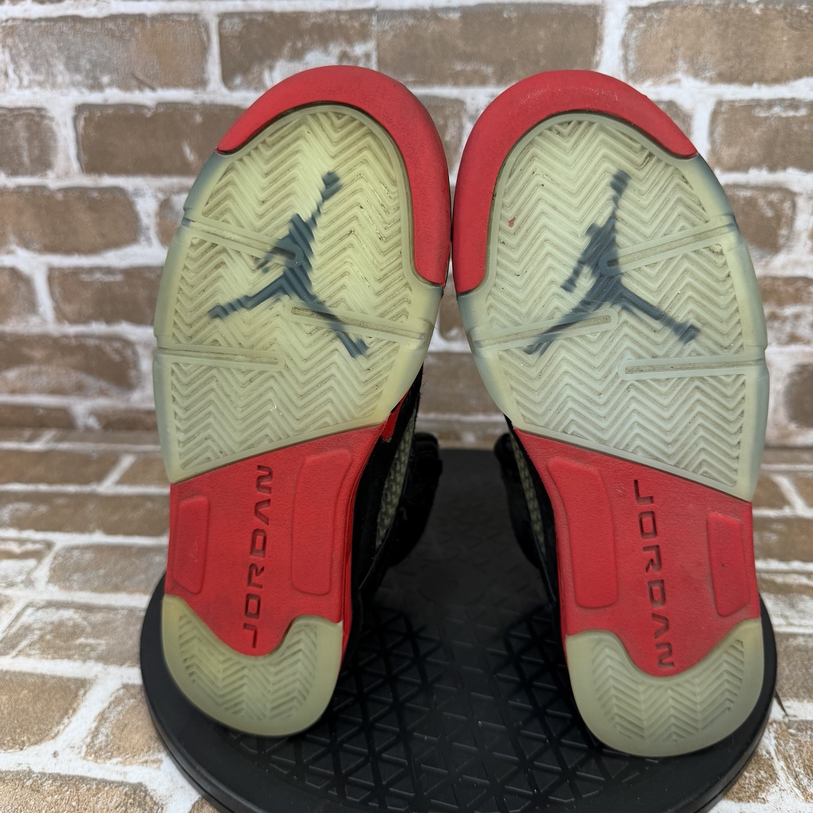 Jordan 5 Retro Satin Bred 2018 Basketball Sneakers Black Red Boys Youth Size 4Y