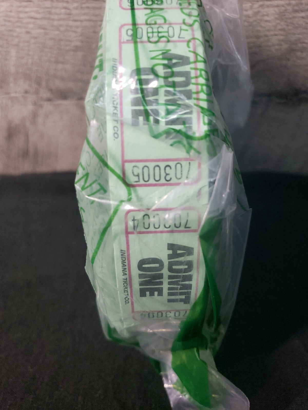 Admit One Roll of 2000 Tickets Raffle Fair Carnival Movie Green Tickets