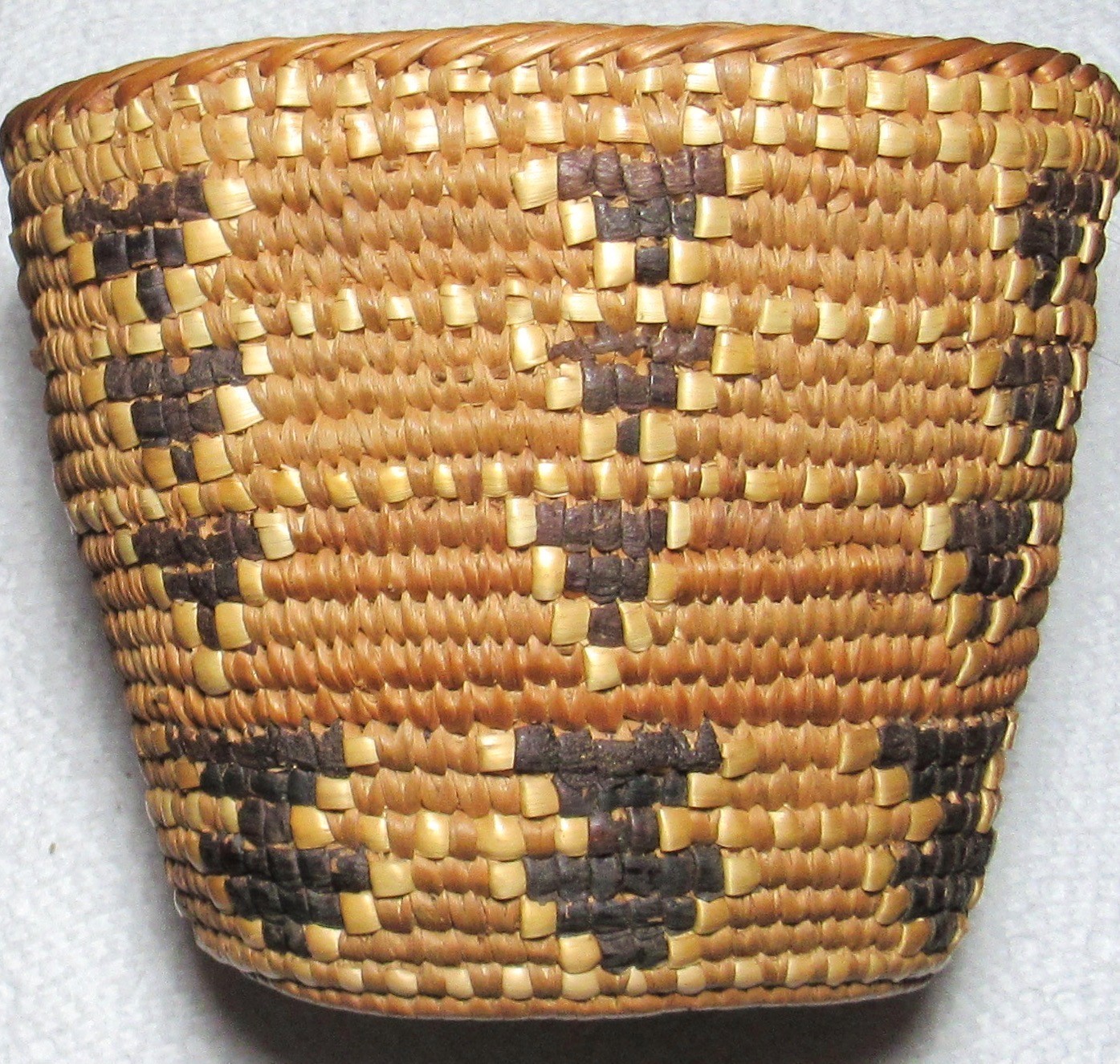 KLICKITAT PLATEAU INDIAN TREASURE IMBRICATED MOUNTAIN BASKET HAT NATIVE AMERICAN