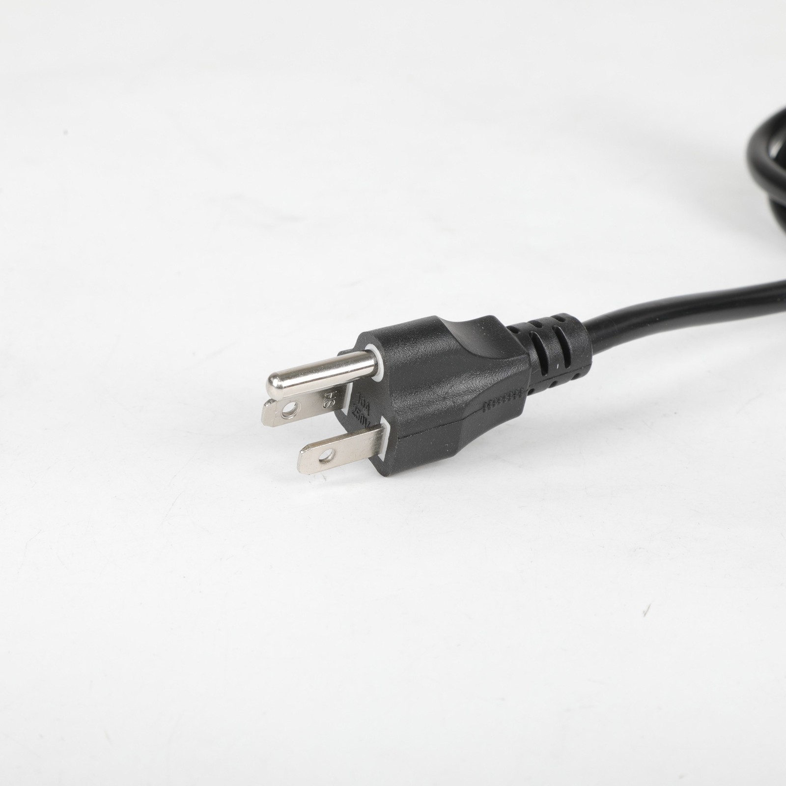 NEW Yamaha MG16XU Channel Mixer With USB And Effects