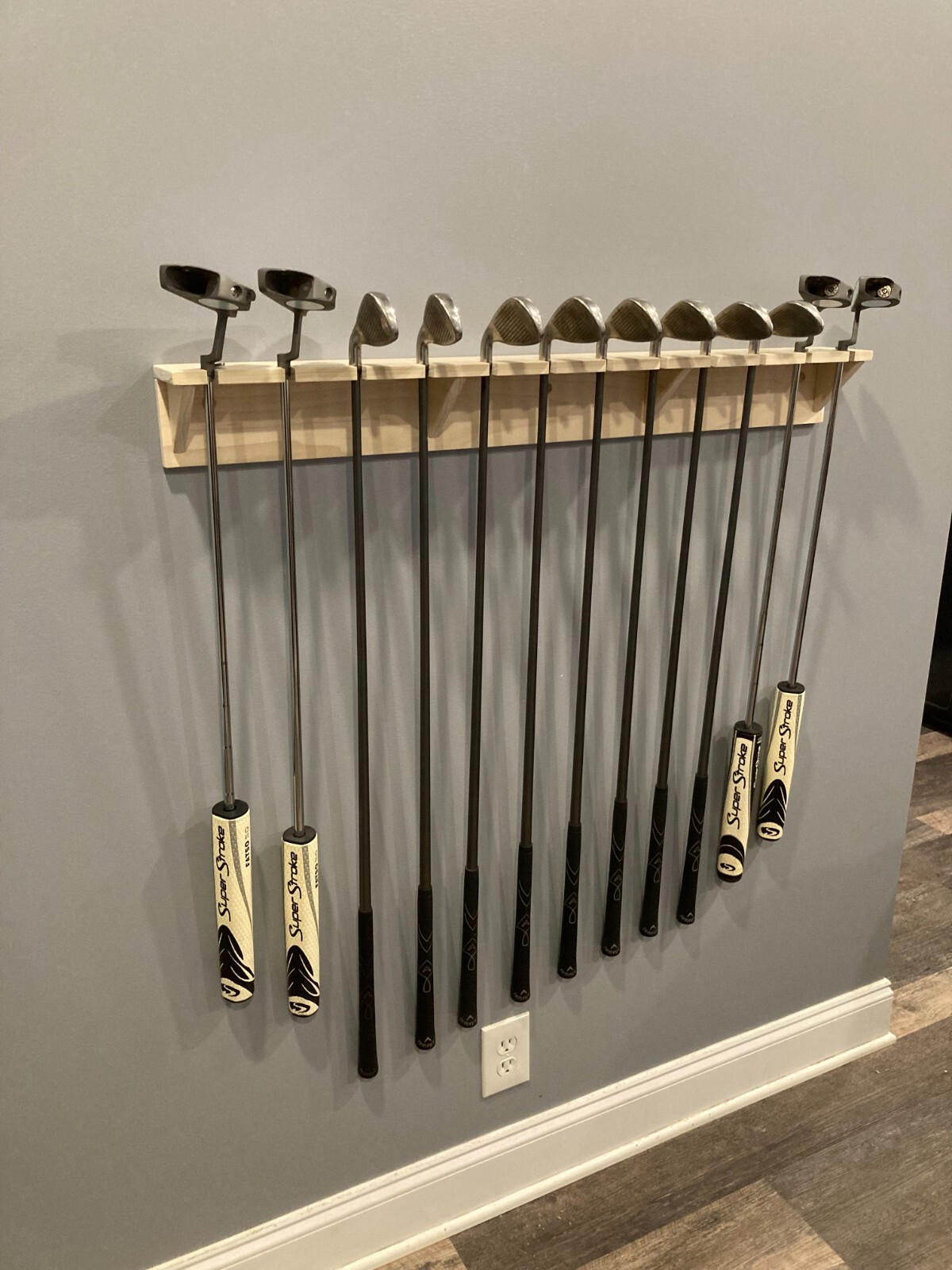 Horne Golf Putter Holder Golf Club Wall Display Rack Shelf 12 Club Holder