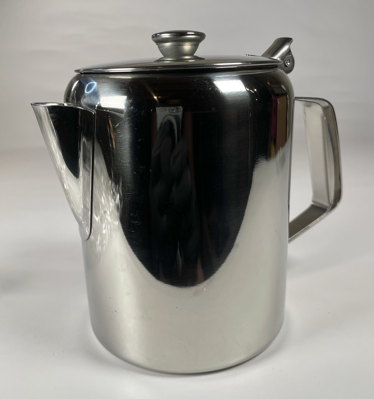 Winco W632 32 Oz Beverage Server Short Spout Hinged Top Stainless Steel QUALITY!