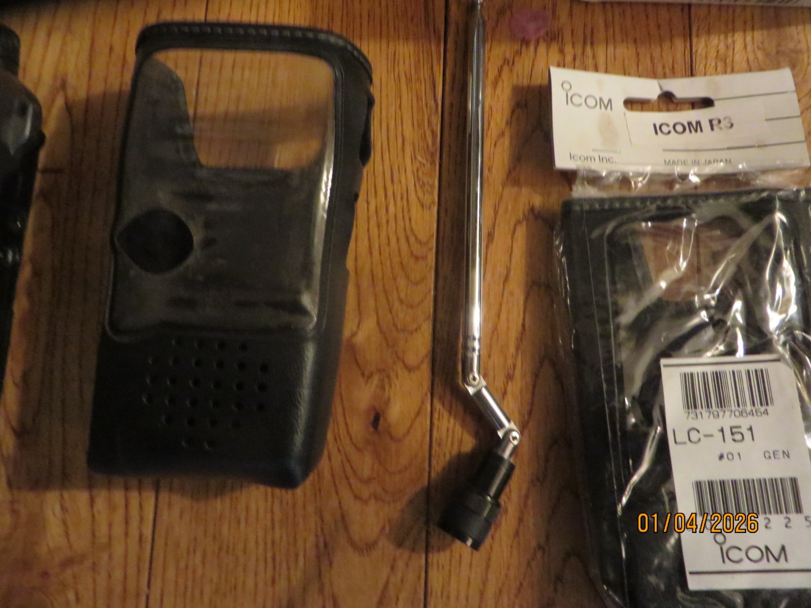 ICOM IC-R3 Handheld Wideband Communications Receiver .495 to 2450 MHz ++++