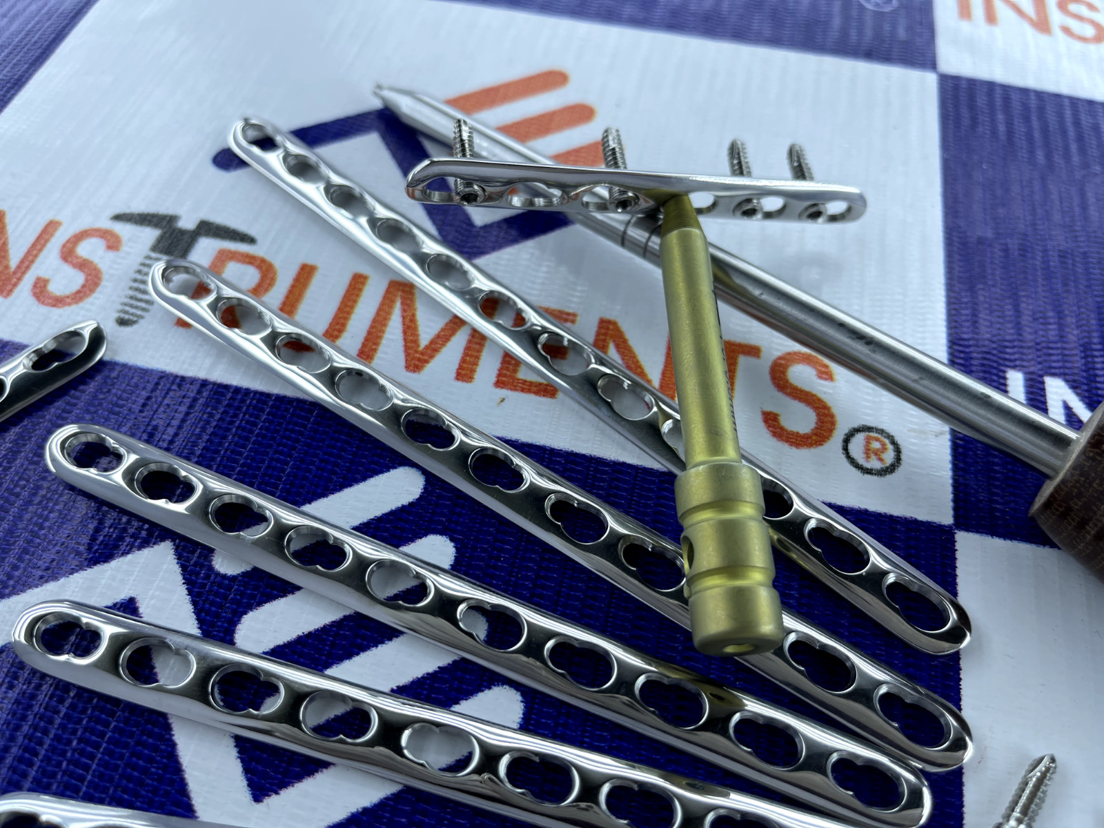 3.5mm Reconstruction Locking 5 to 10 Holes plates with LCP screws-122 Pc SS 316L