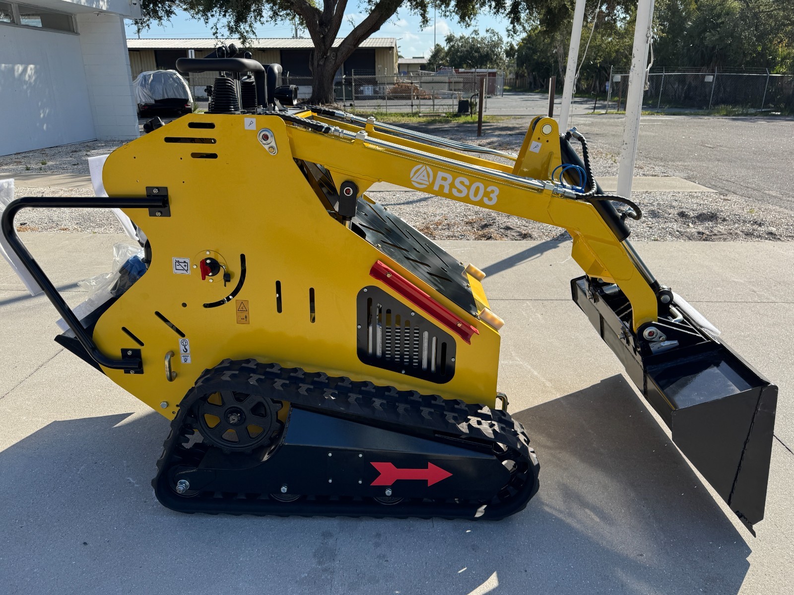 Mini Skid Steer NEW 2025 RIPPA Track Loader 13.5 HP Gas Rato Engine + Bucket