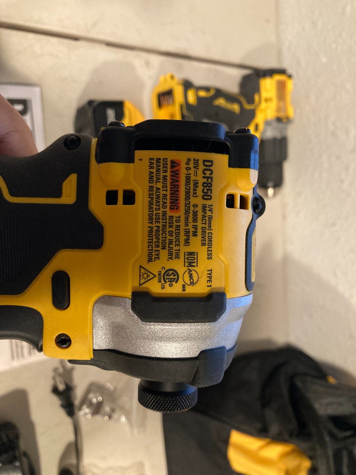 DeWalt 20V Max XR Brushless 2-Tool Combo Kit DCD800 DCF850 (2) 4Ah Batts w/Bag