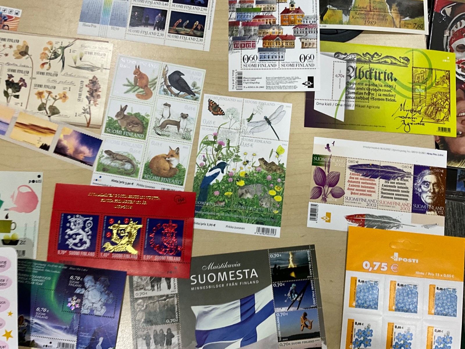 Finland MNH Stamps modern sheets booklets 100 different items @3*