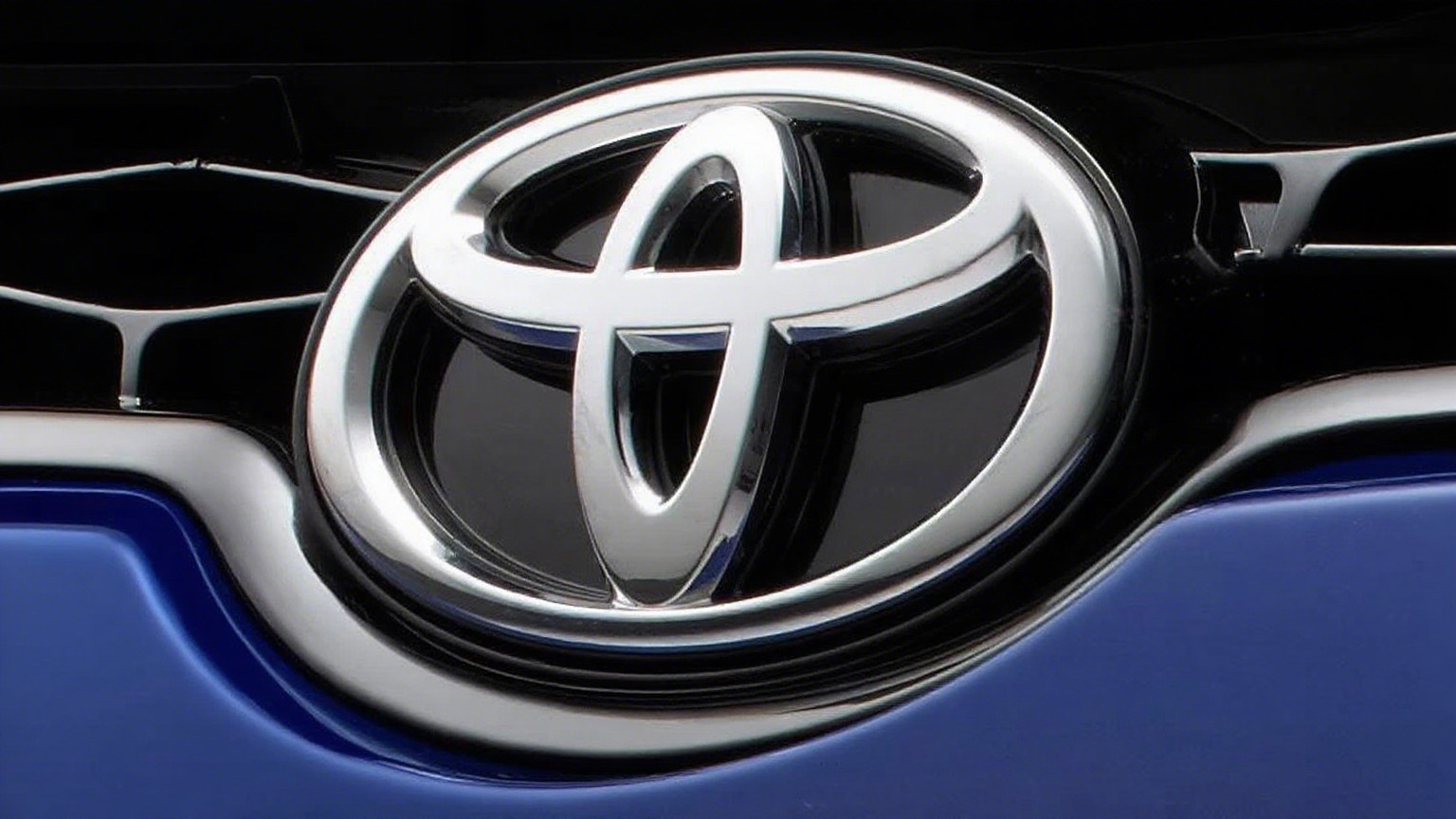 Front Grille Emblem Chrome Badge w/Adhesive for 2014-2016 Toyota Corolla Emblem