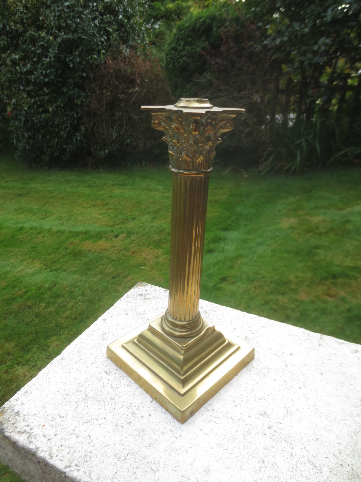 Antique Brass Corinthian Column Oil Lamp Brass 12" In Height