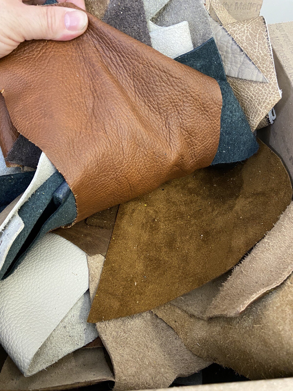 1 Pound Upholstery Leather Remnants/scrap Mixed Colors for Purses, Bags, Jewelry