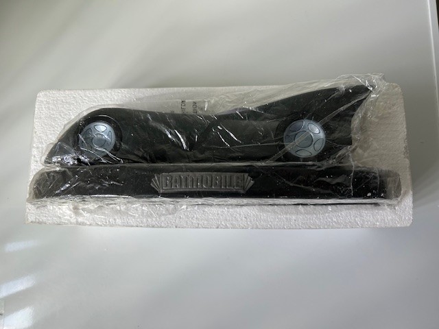Batman The Animated Series Batmobile Maquette Warner Bros. Studio Store